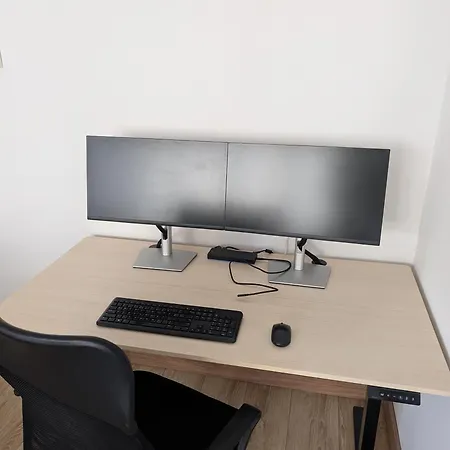 Apartman With Workspace