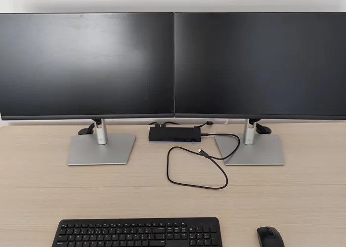 With Workspace Apartament